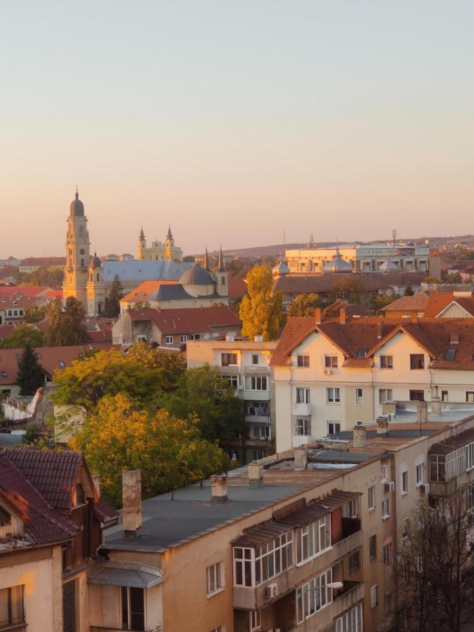 Over The City Орадеа Екстериор снимка