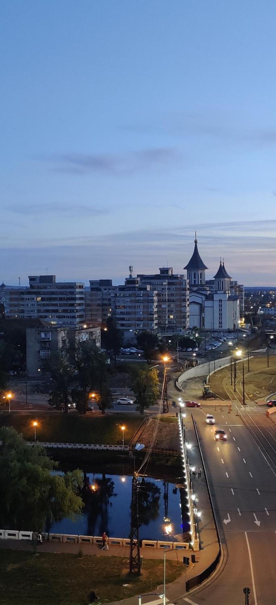 Over The City Орадеа Екстериор снимка
