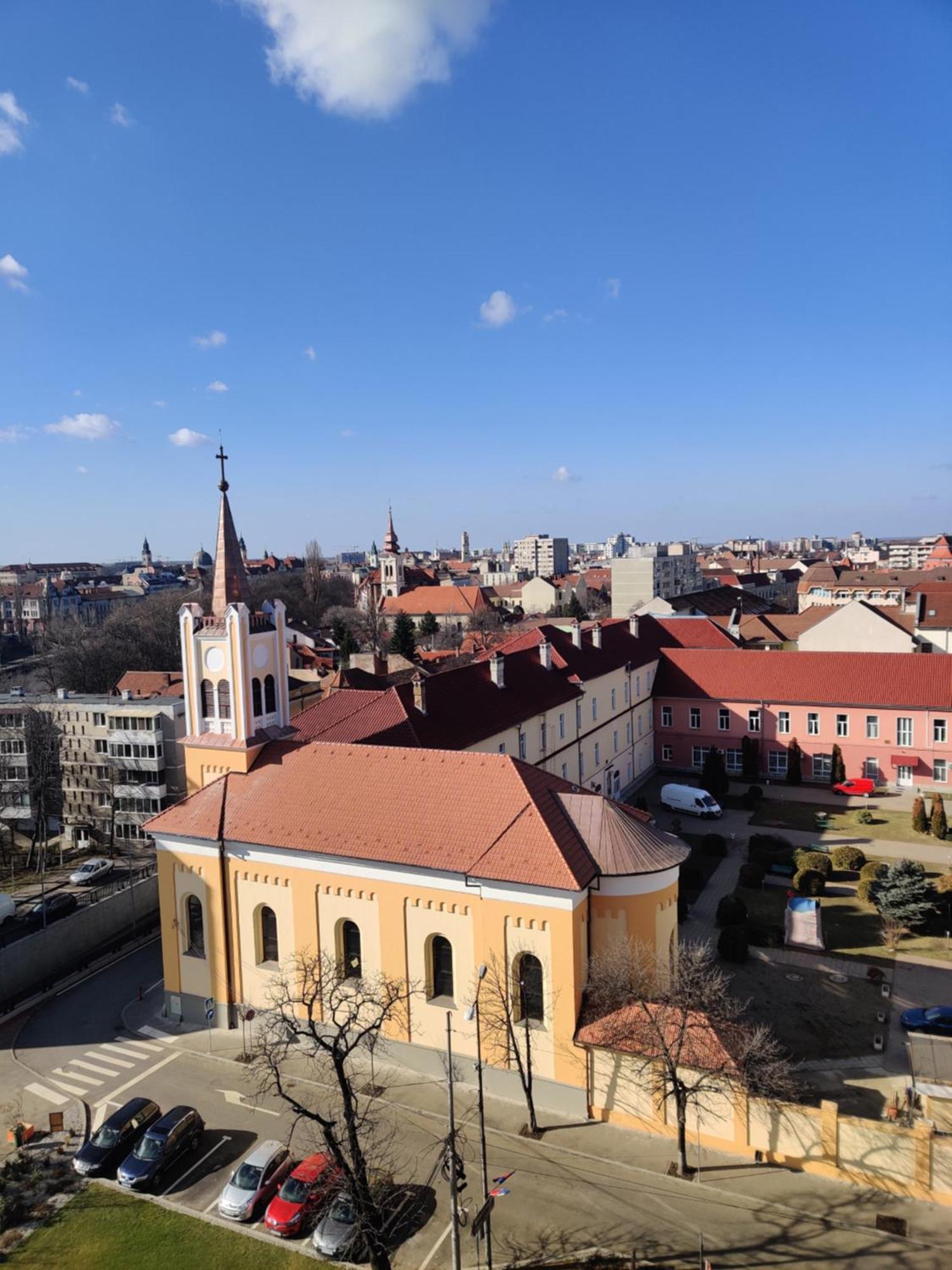 Over The City Орадеа Стая снимка